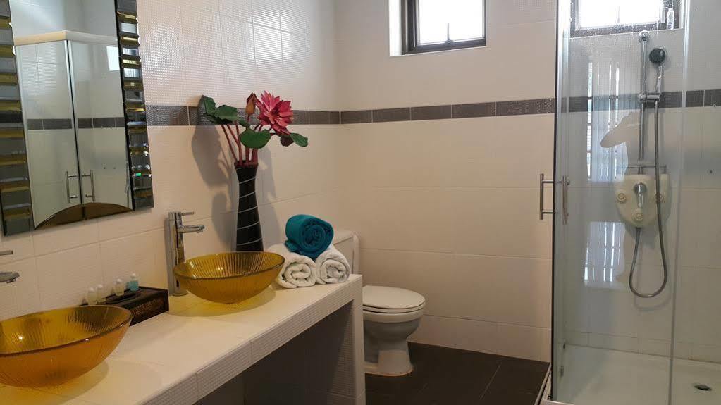 Sea View Apartments Sattahip Extérieur photo