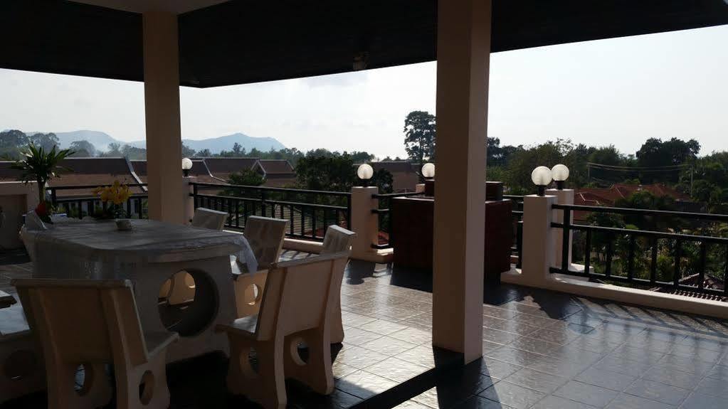 Sea View Apartments Sattahip Extérieur photo