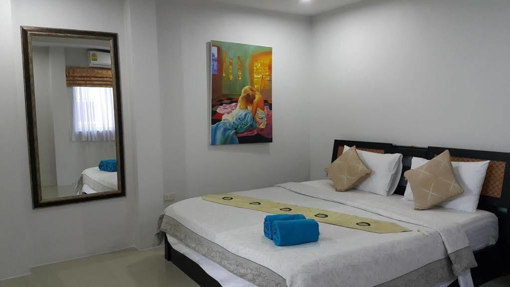 Sea View Apartments Sattahip Extérieur photo