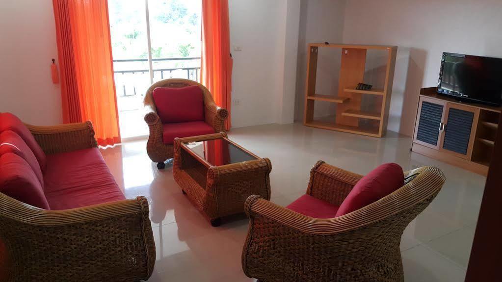 Sea View Apartments Sattahip Extérieur photo