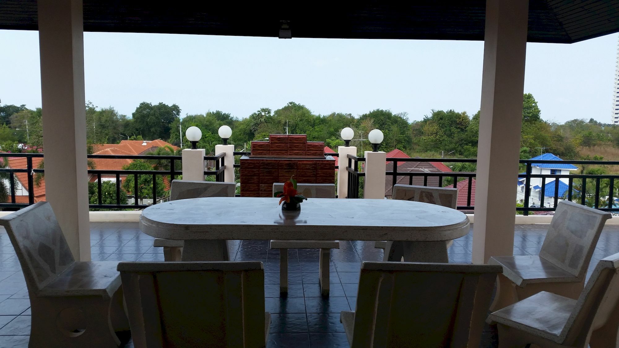 Sea View Apartments Sattahip Extérieur photo